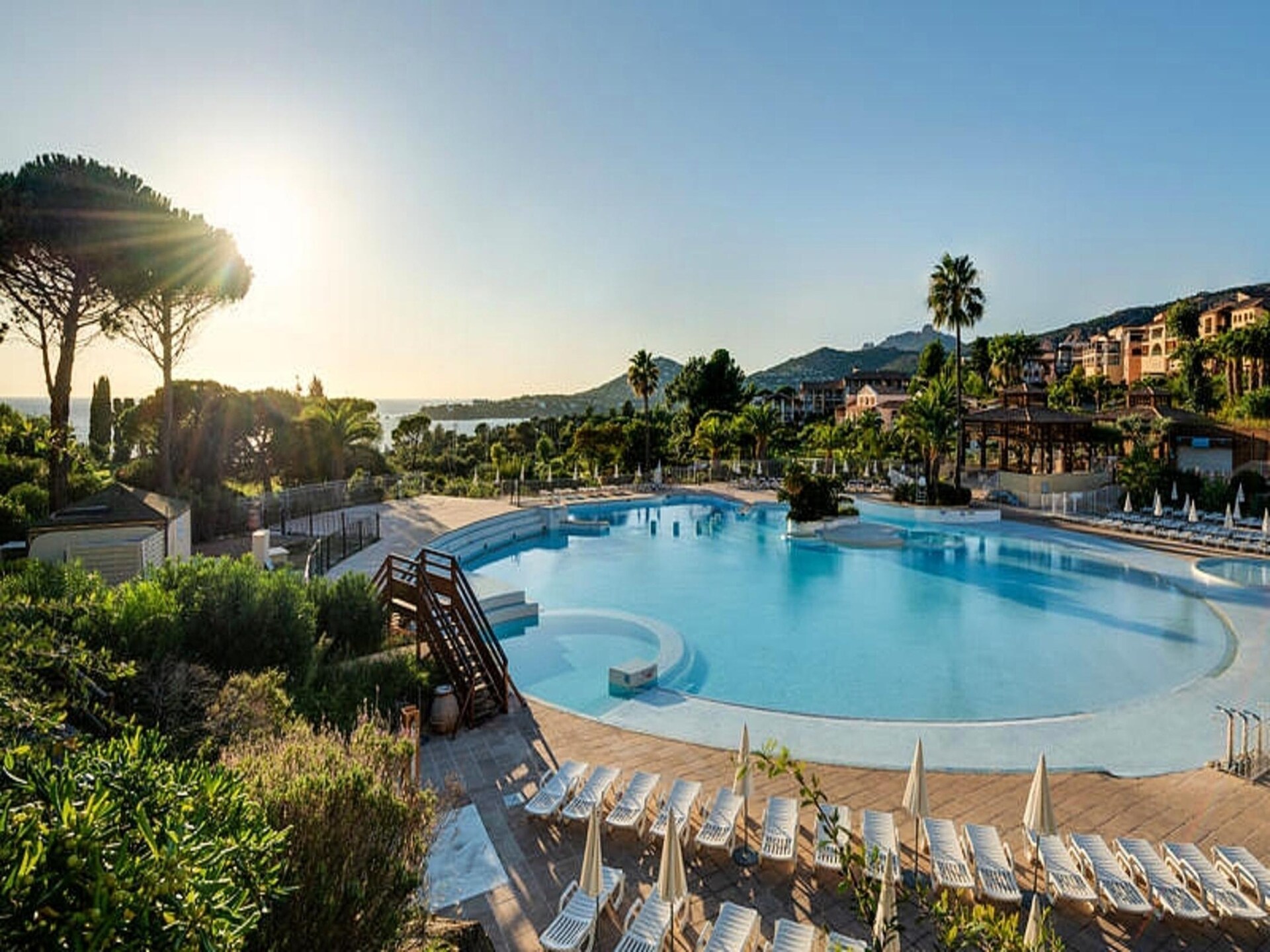 Panoramisch appartement voor 5 op het Côte d'Azur met zwembaden - foto 13