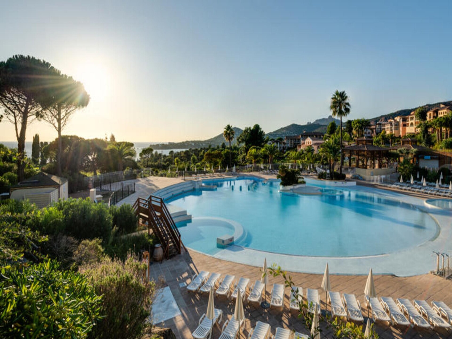 Knus appartement voor 5 aan de Côte d'Azur met zwembaden nabij strand - foto 3