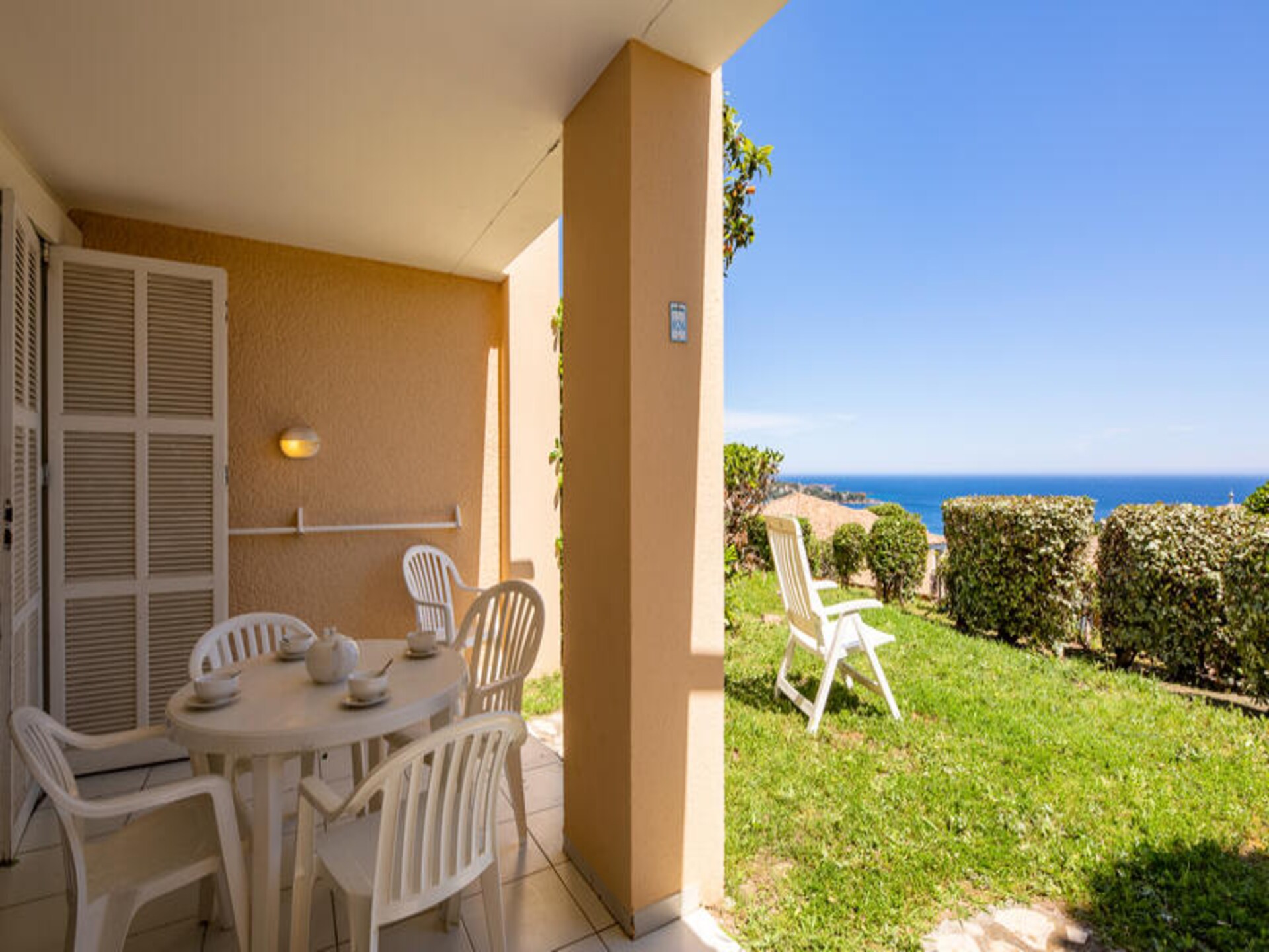 Appartement met zeezicht en terras nabij Dramont Beach, Saint-Raphaël - foto 27