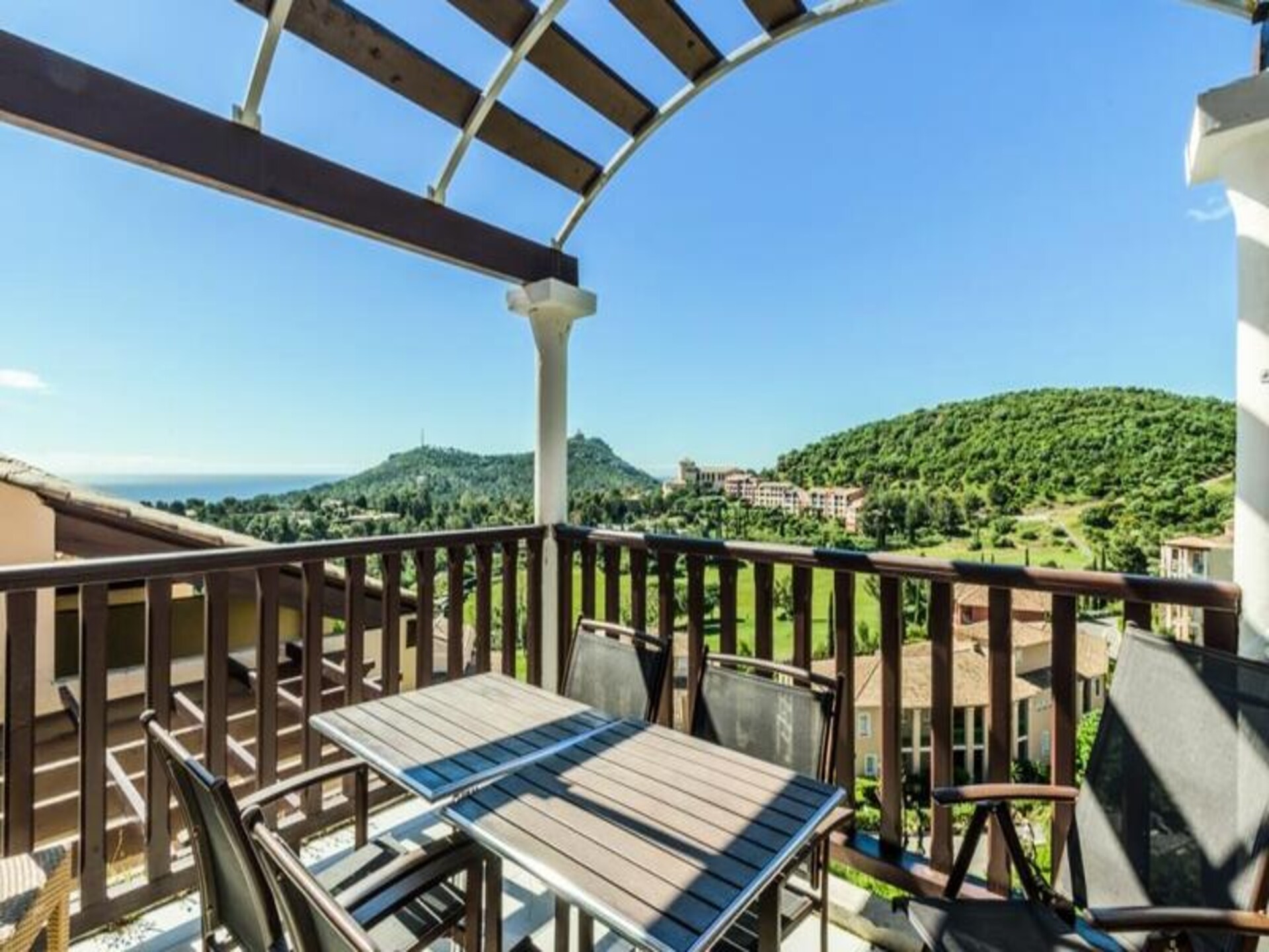 Licht hoekappartement met zeezicht en terras nabij Agay Bay - foto 22