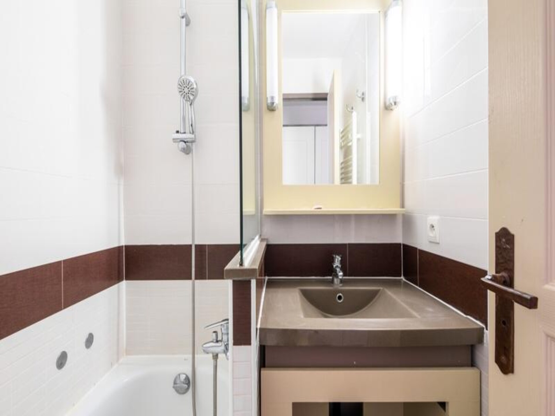 Licht appartement met airco, terras & zeezicht nabij strand Saint-Raphaël - foto 21