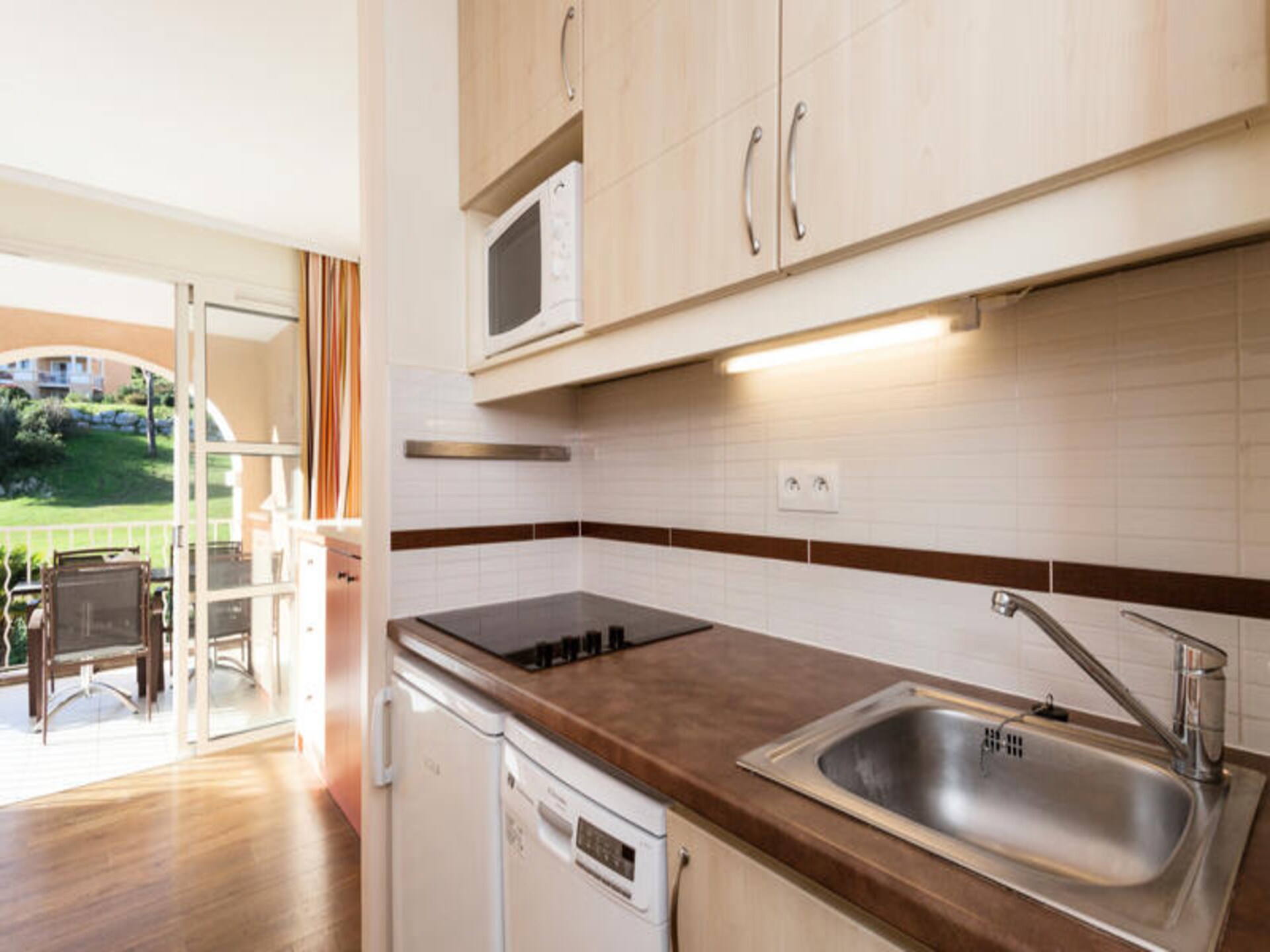 Knus appartement op Cap Esterel met balkon, vlakbij zee en strand - foto 17