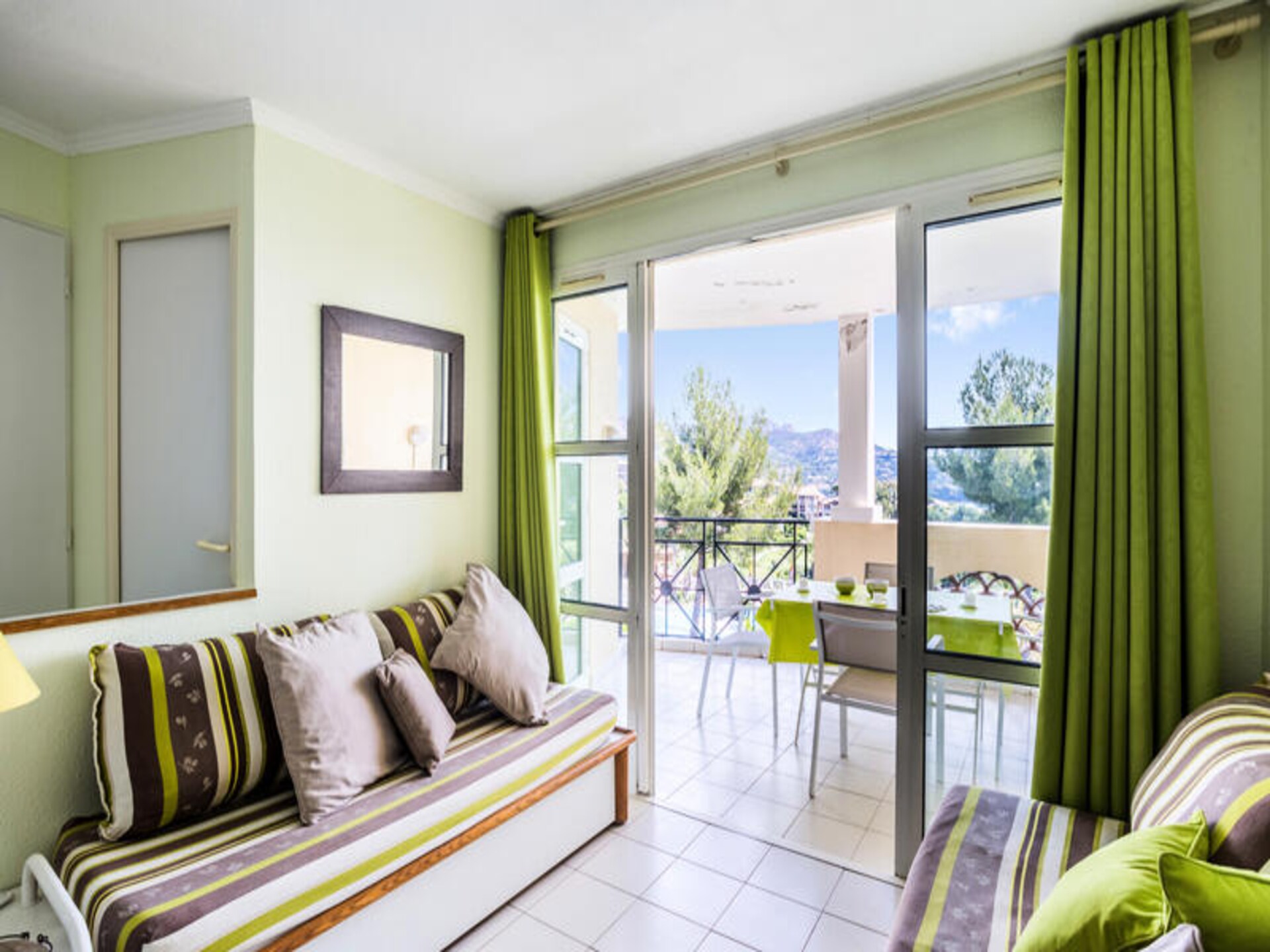 Knus appartement op de begane grond nabij het strand van Agay - foto 18