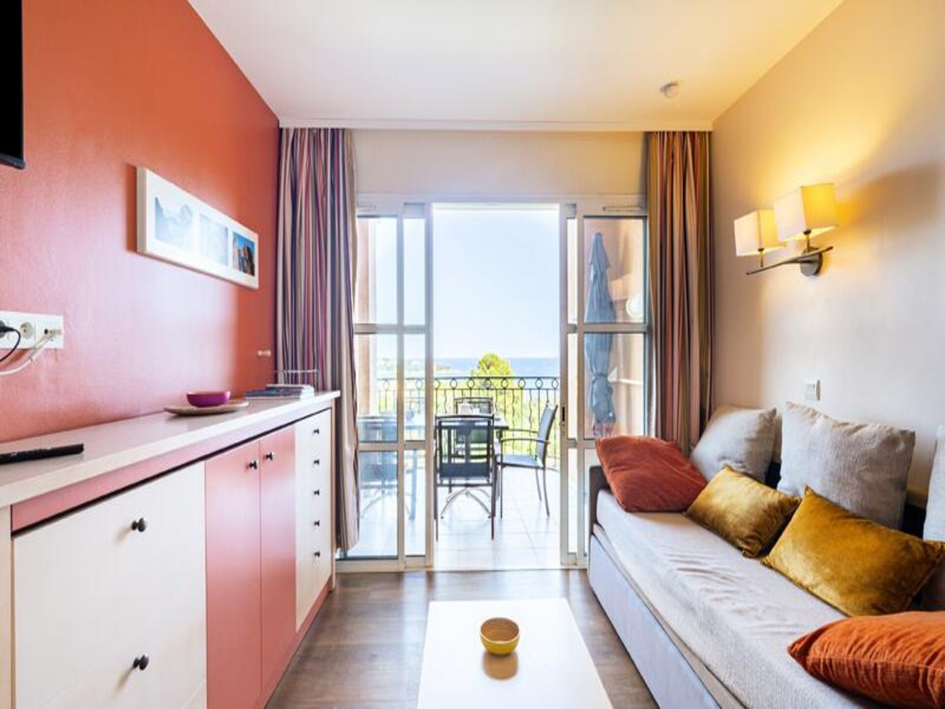 Zonnig appartement met zeezicht en tuin nabij strand Saint-Raphaël - foto 15