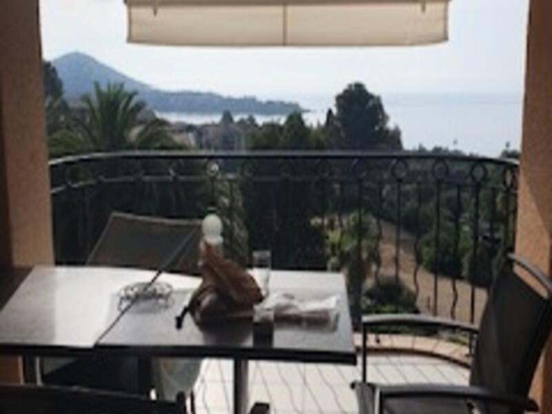 Zonnig appartement met zeezicht en tuin nabij strand Saint-Raphaël - foto 24