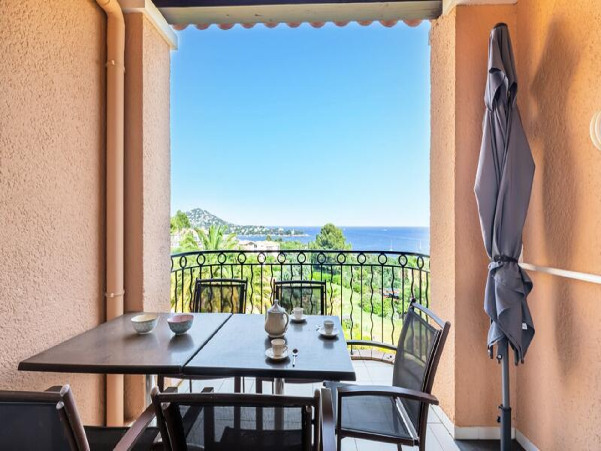 Zonnig appartement met zeezicht en tuin nabij strand Saint-Raphaël - foto 25