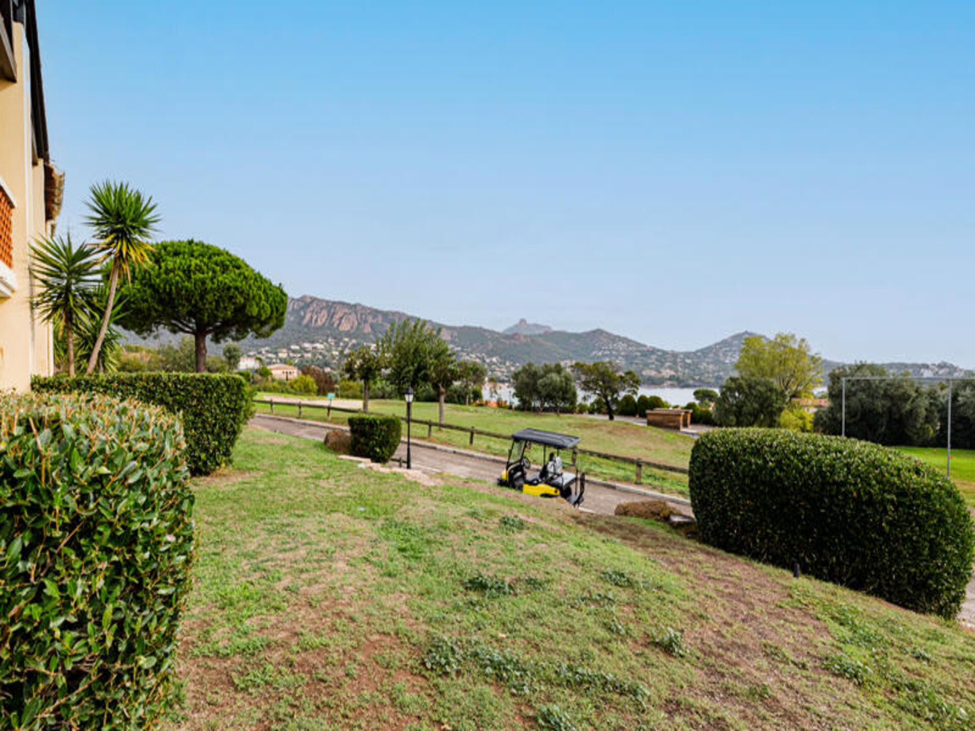 Licht appartement met zeezicht en tuin, vlakbij strand in Saint-Raphaël - foto 32