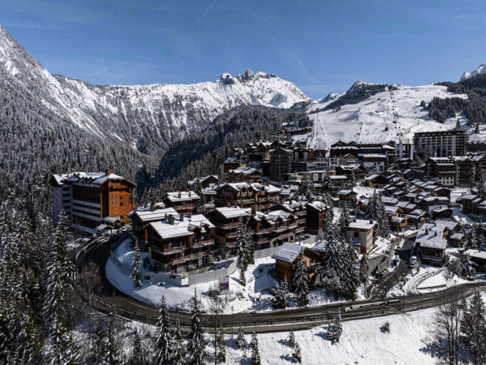 Luxe halfvrijstaand chalet voor 8 personen met sauna, vlakbij de Ariondaz-gondel - foto 2