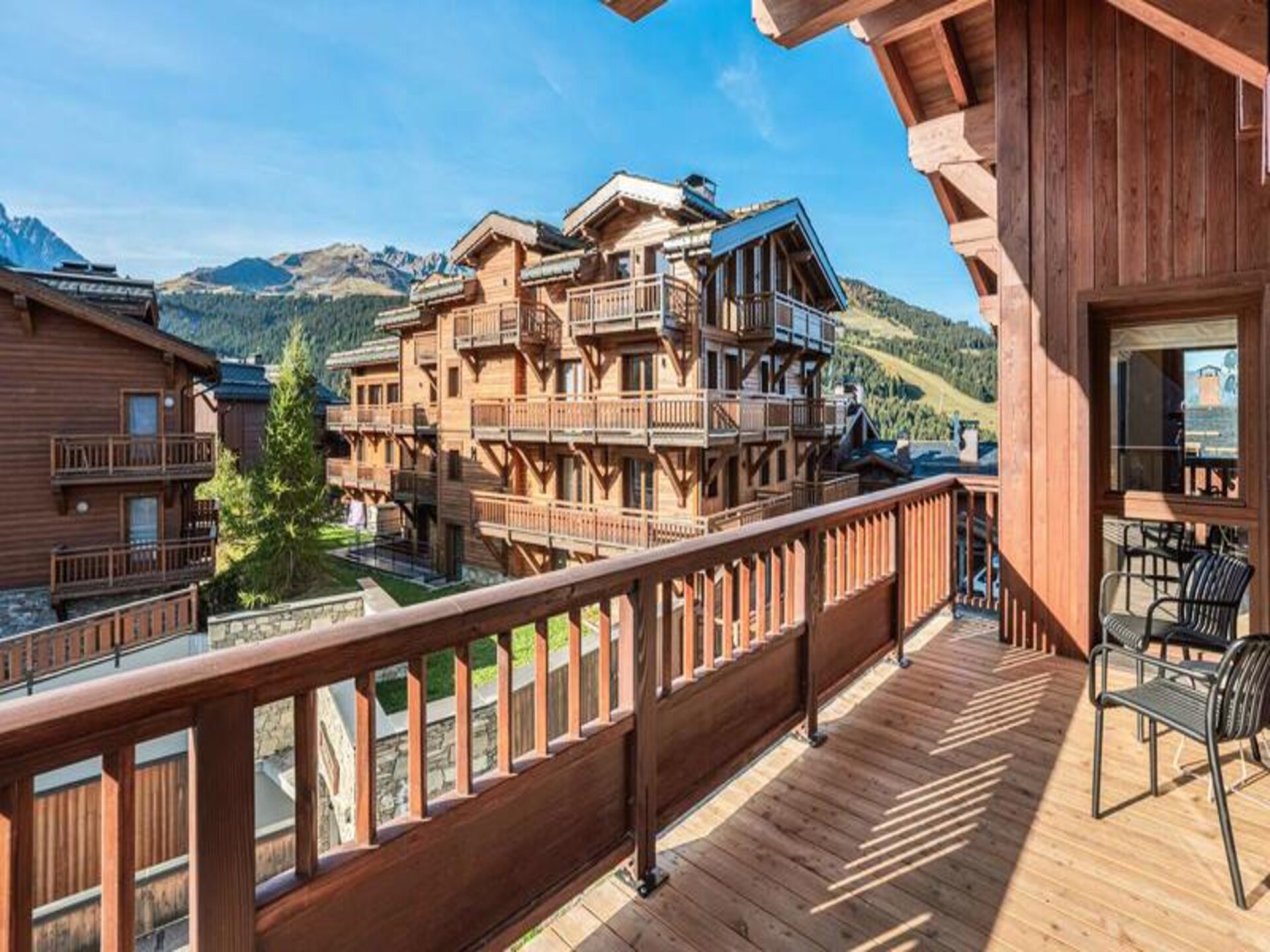 Luxe halfvrijstaand chalet voor 8 personen met sauna, vlakbij de Ariondaz-gondel - foto 9