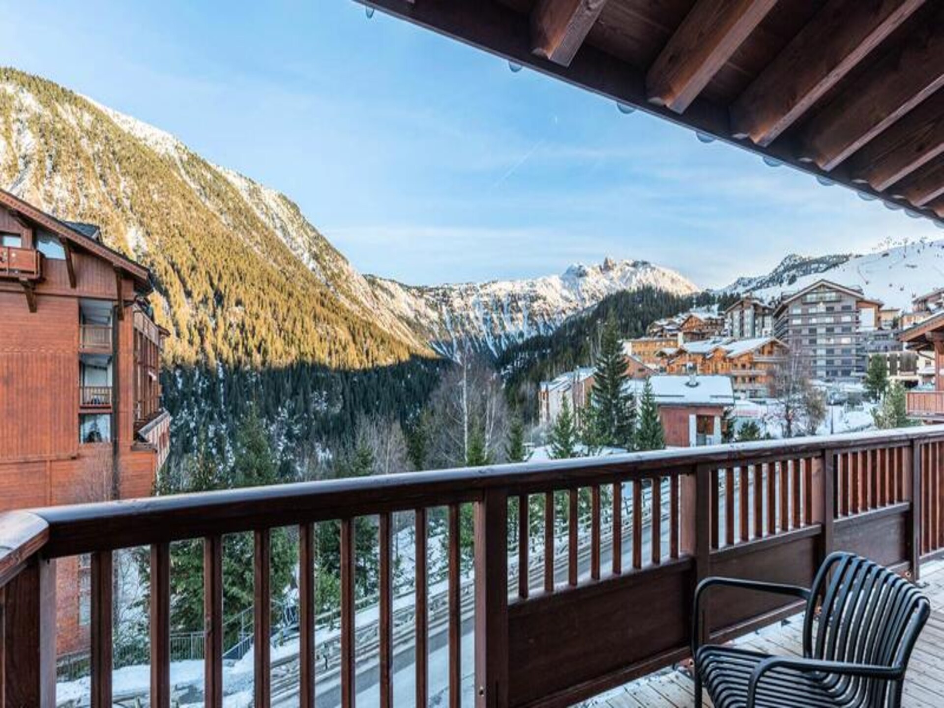 Luxe halfvrijstaand chalet voor 8 personen met sauna, vlakbij de Ariondaz-gondel - foto 13