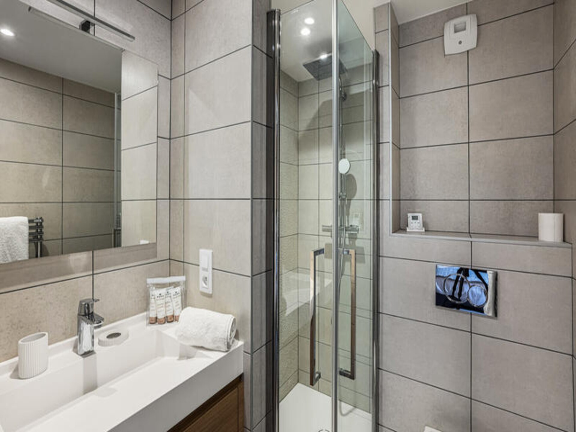 Luxe halfvrijstaand chalet voor 8 personen met sauna, vlakbij de Ariondaz-gondel - foto 15