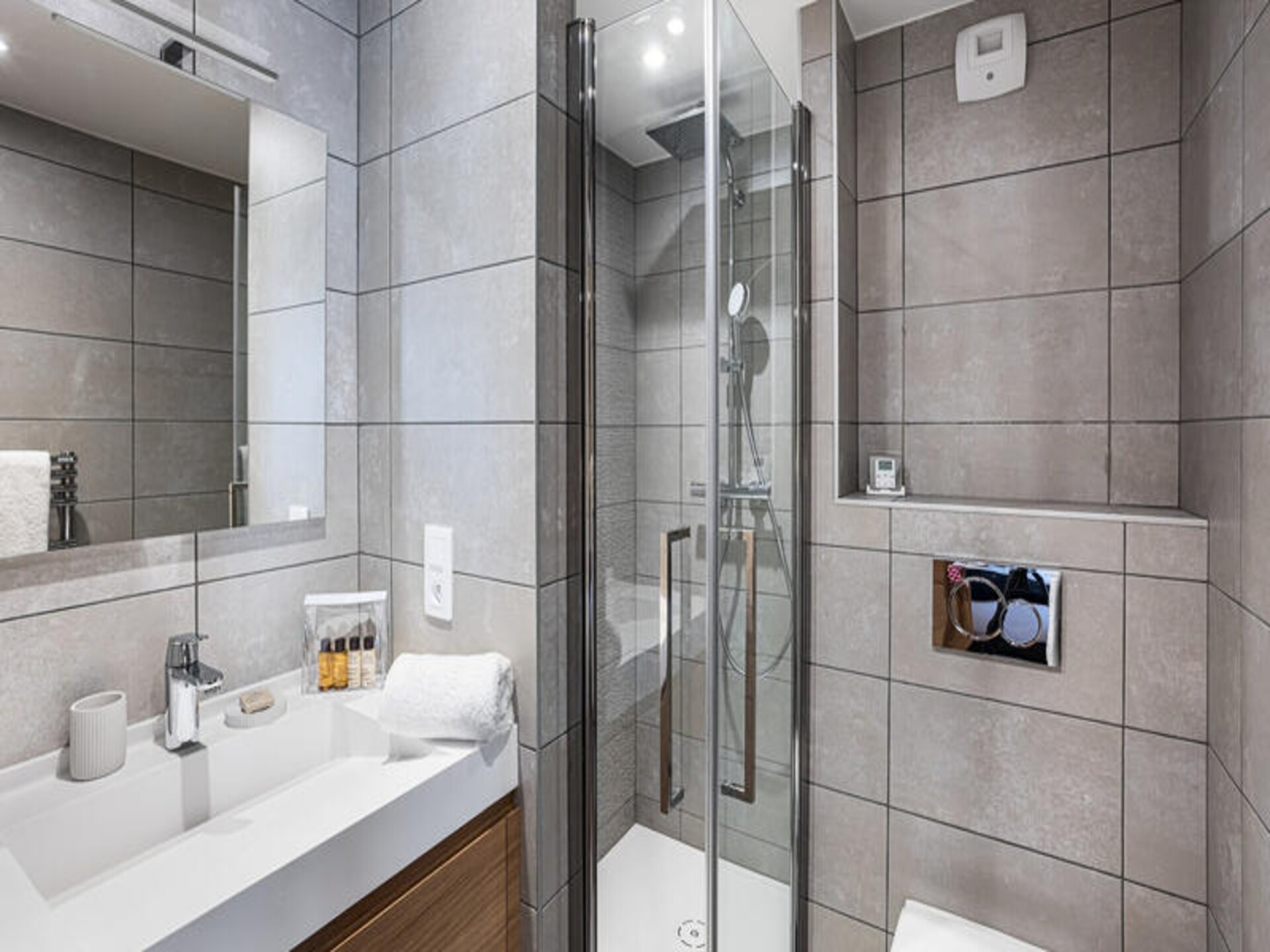 Luxe halfvrijstaand chalet voor 8 personen met sauna, vlakbij de Ariondaz-gondel - foto 19