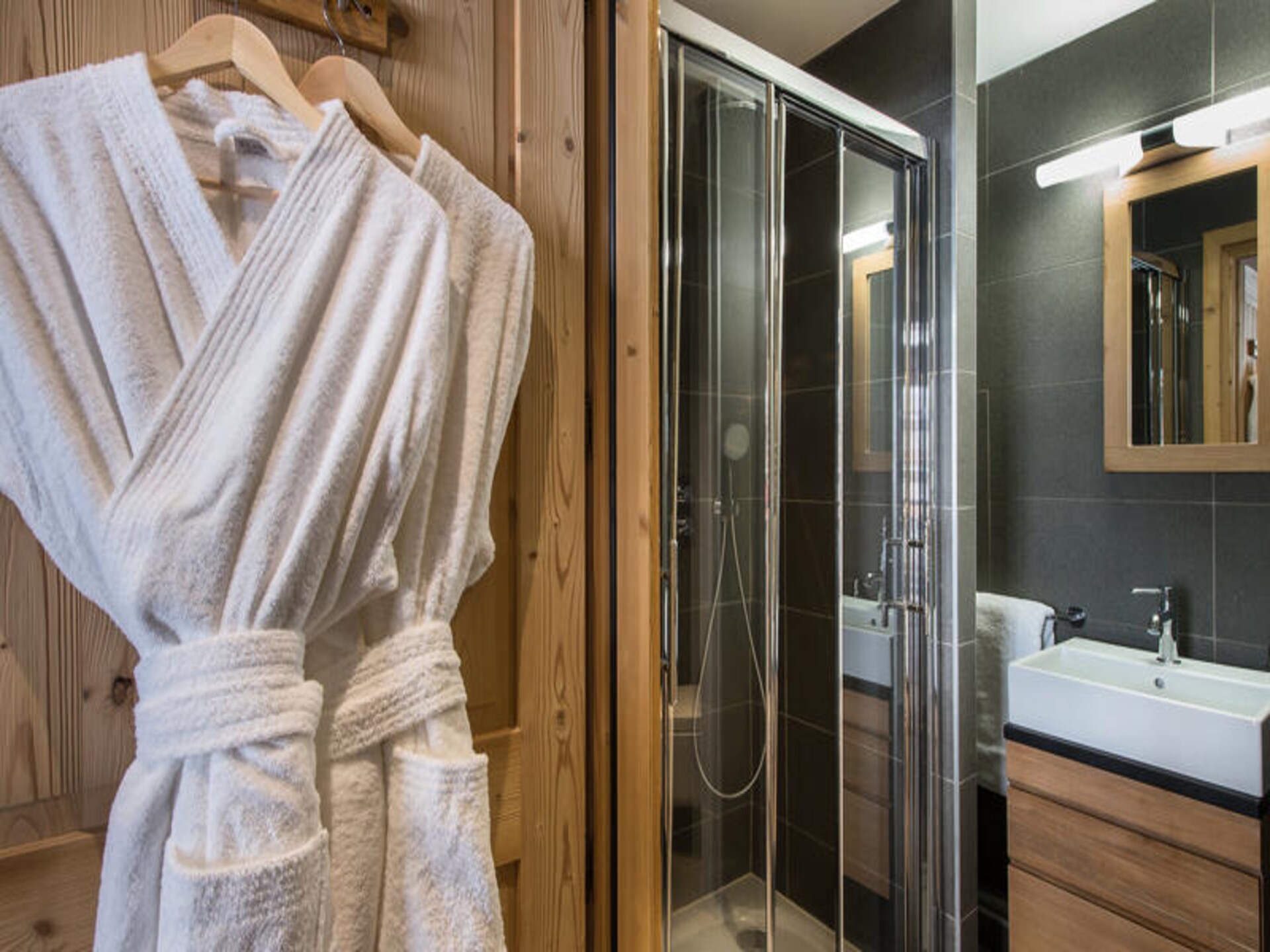 Ruim duplexappartement voor 8 personen op 150m van de piste in Courchevel - foto 17