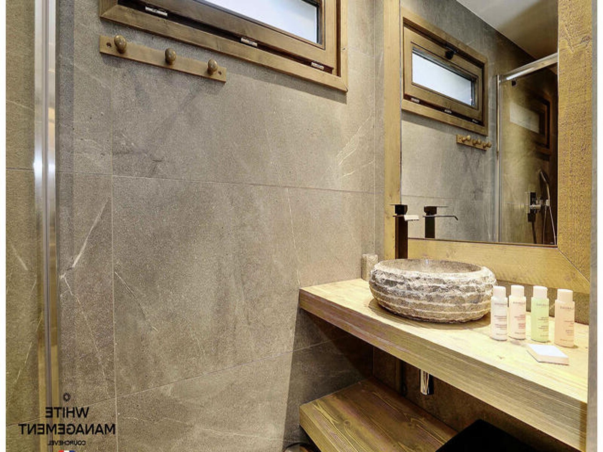 Gerenoveerd chalet-appartement voor 10 personen, 400m van de lift in Courchevel - foto 21