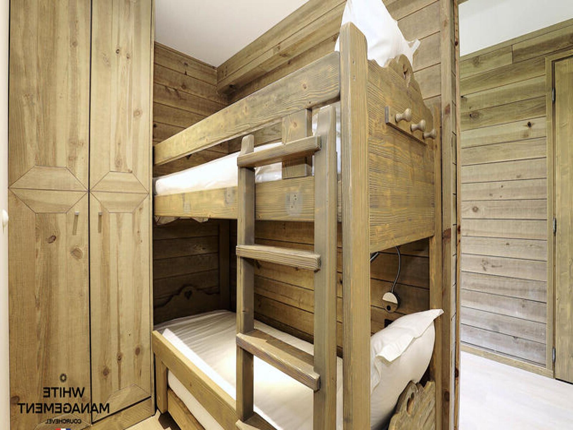 Gerenoveerd chalet-appartement voor 10 personen, 400m van de lift in Courchevel - foto 14