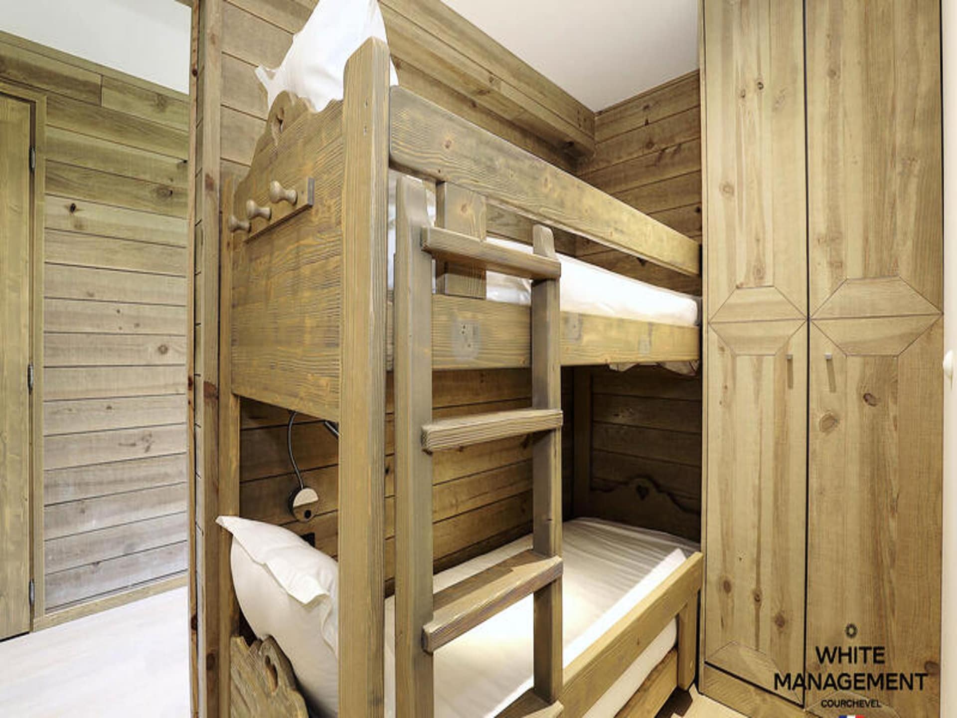 Gerenoveerd chalet-appartement voor 10 personen, 400m van de lift in Courchevel - foto 15