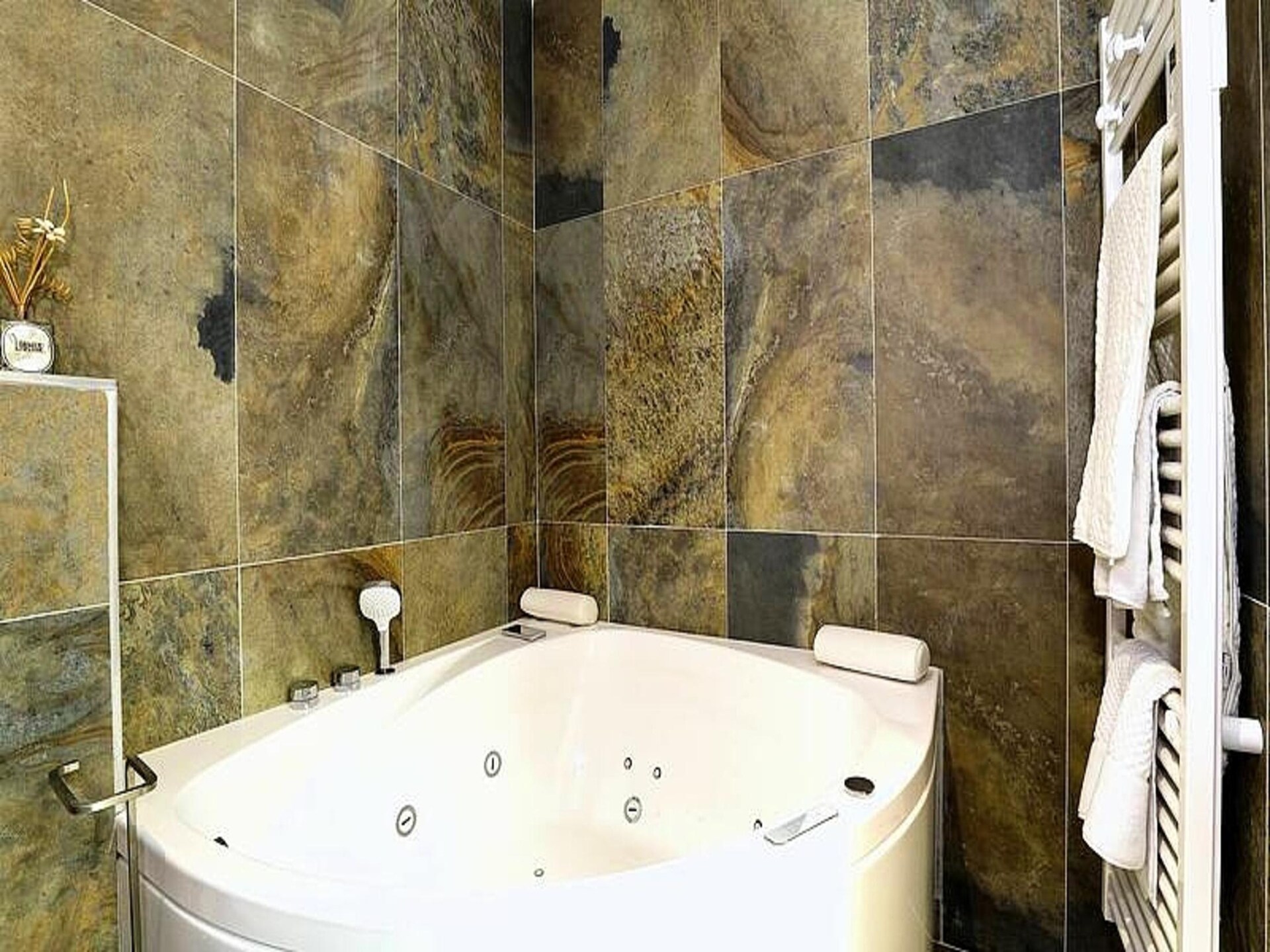 Penthouse in Courchevel Moriond met spabad, houtkachel en uitzicht - foto 21