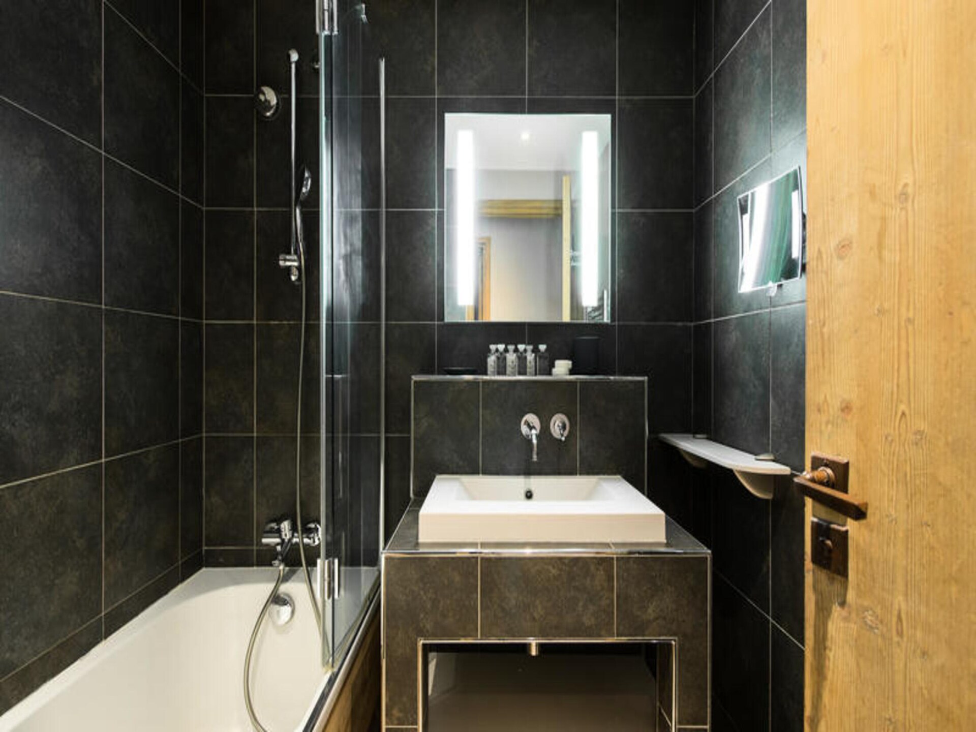 Ruim 3-slaapkamer appartement op 200m van de piste in Courchevel 1850 - foto 10