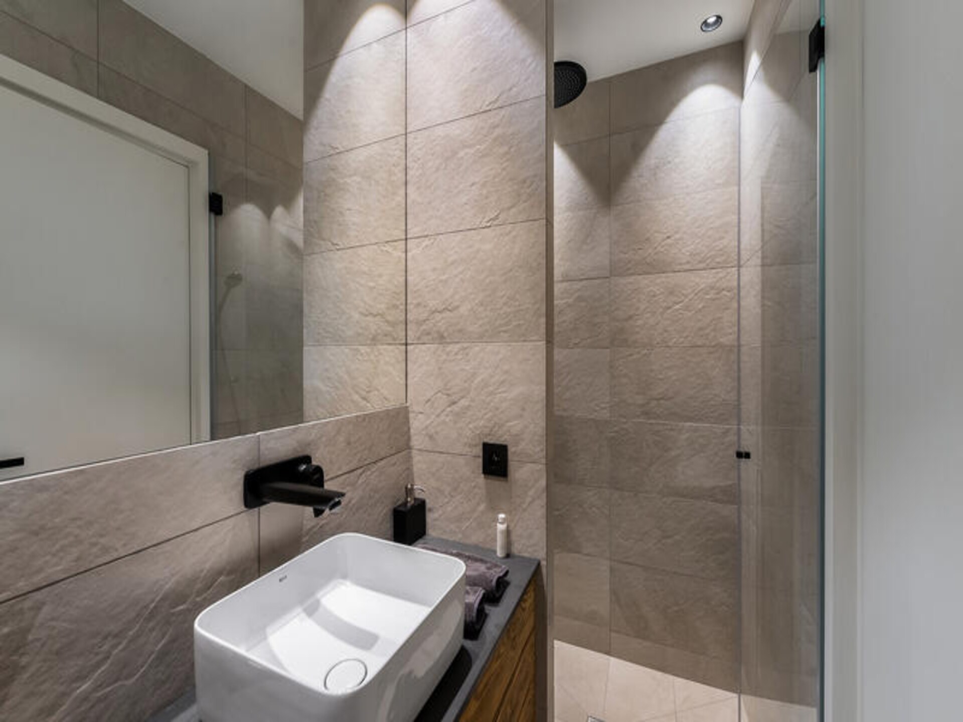 Luxe appartement in Courchevel met 3 slaapkamers en ski-in mogelijkheid - foto 18