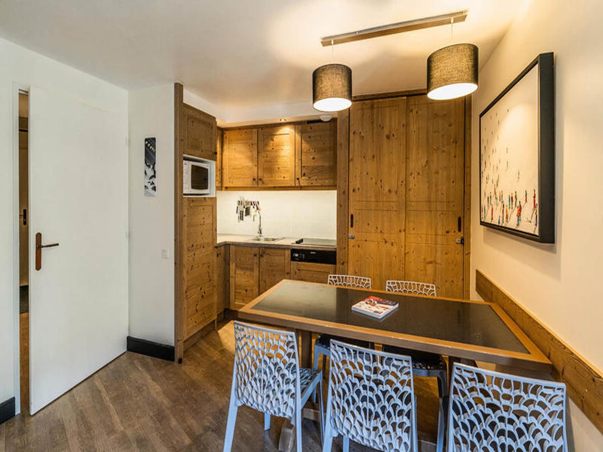 Knus appartement aan de piste in La Tania, 4 personen - foto 4