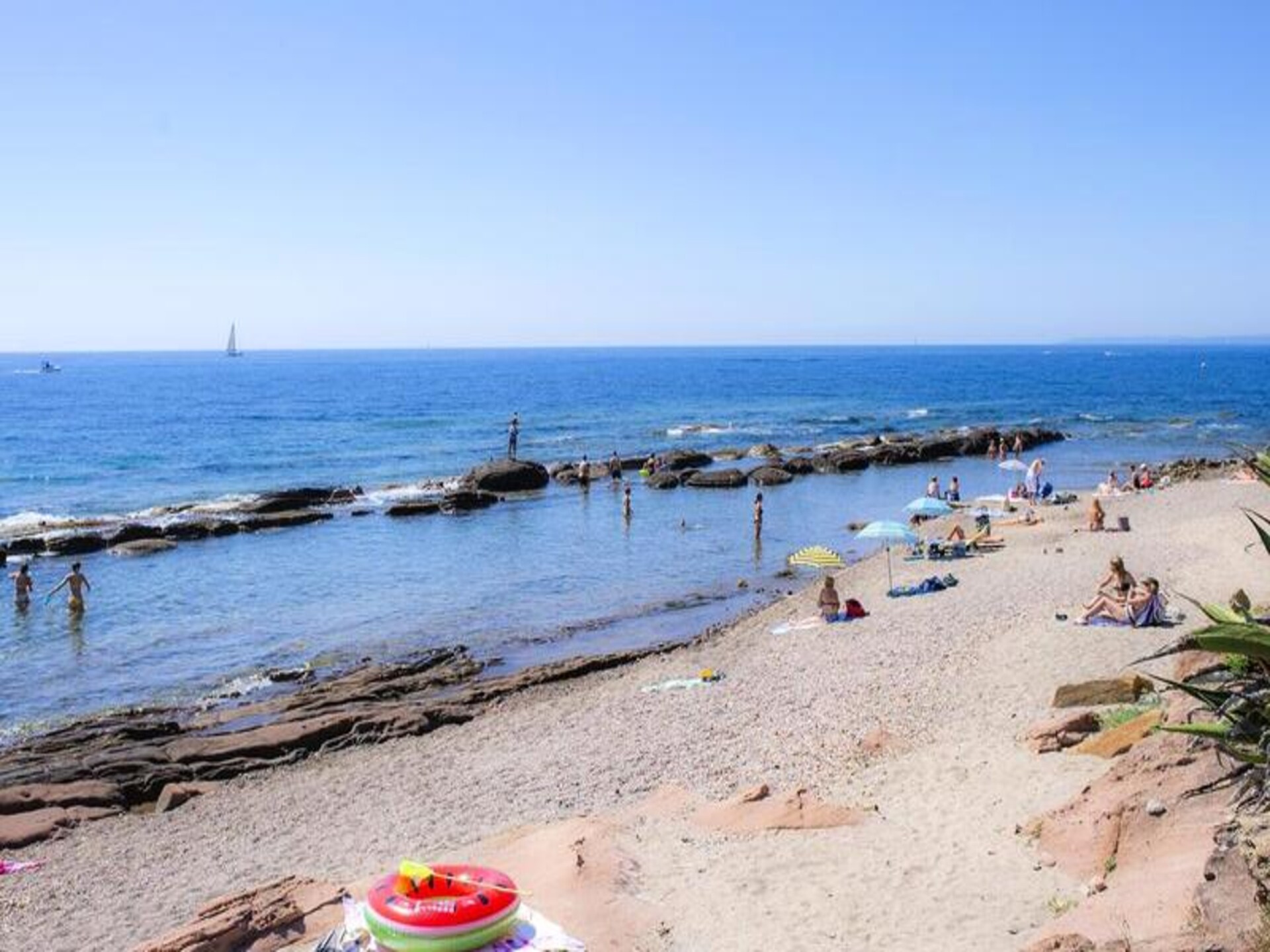 Duplex voor 6 met tuin, vlakbij de stranden van Saint-Raphaël - foto 17
