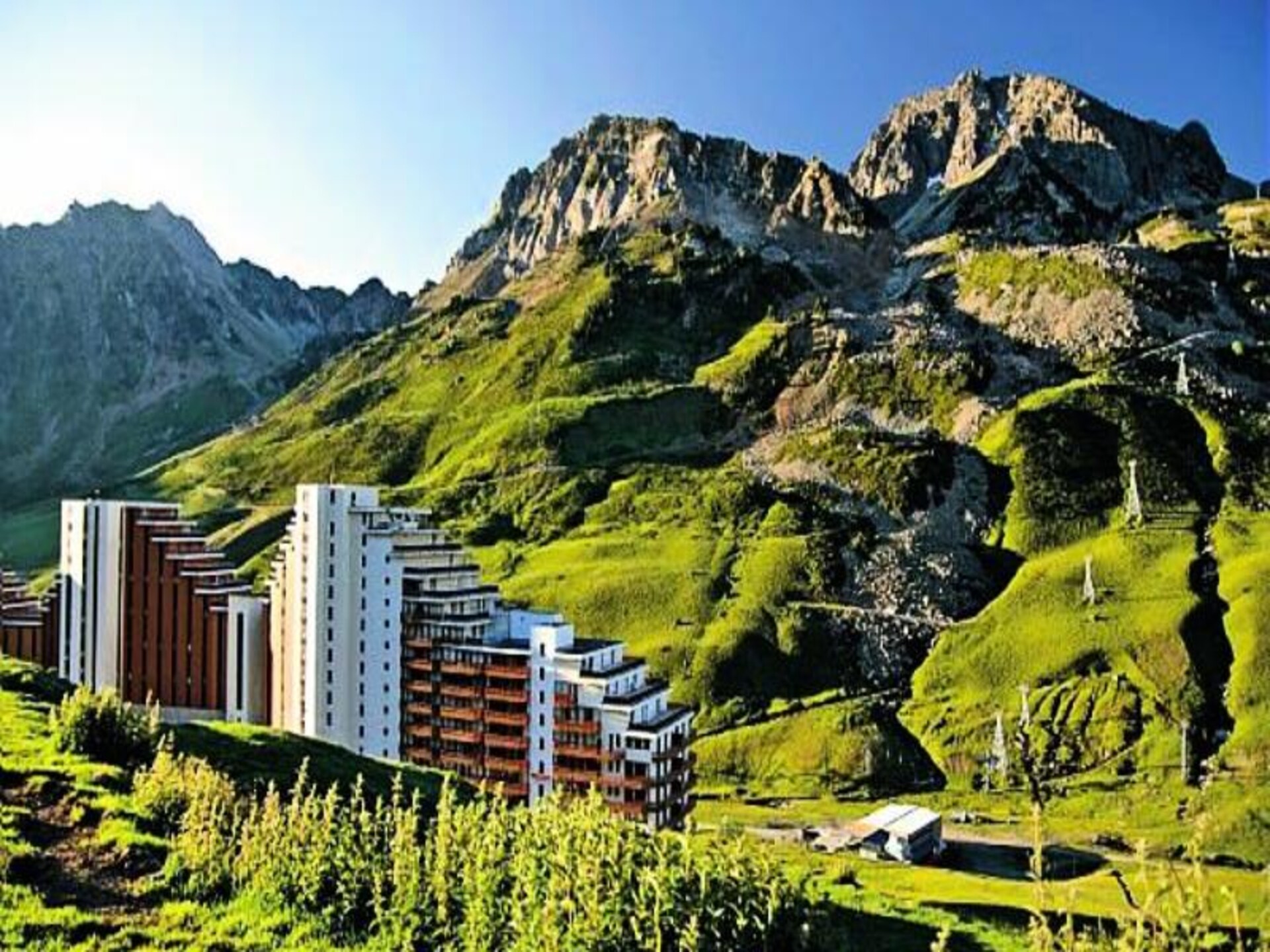 Ruim appartement voor 8 personen in La Mongie, vlakbij de skipistes - foto 2
