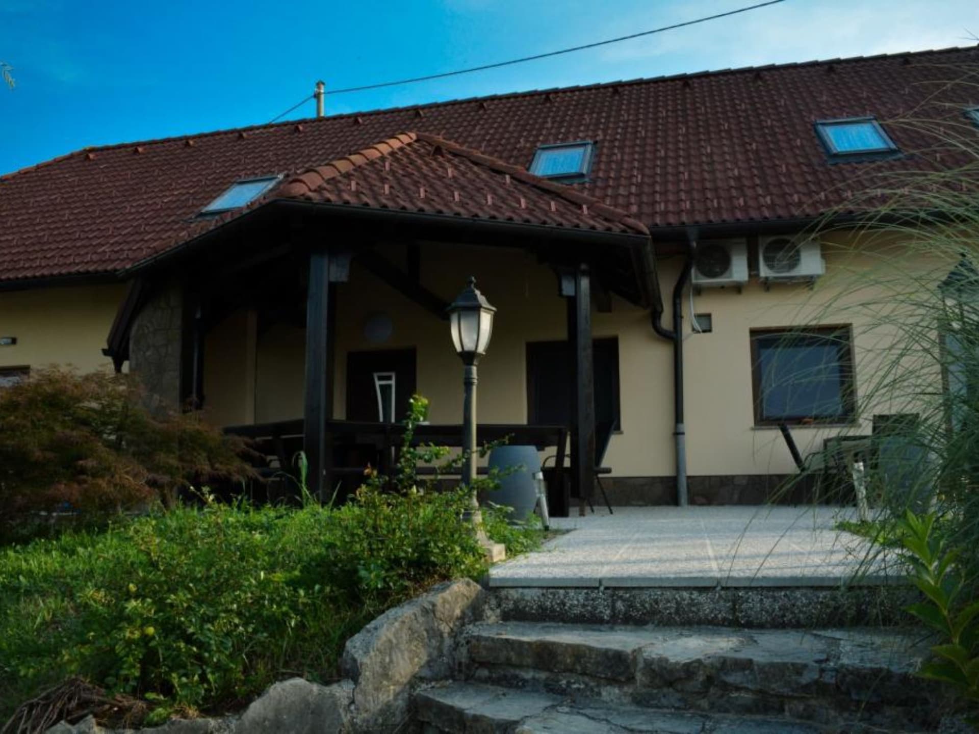 Rustiek appartement in Brežice met rivierzicht en paardrijmogelijkheden - foto 40