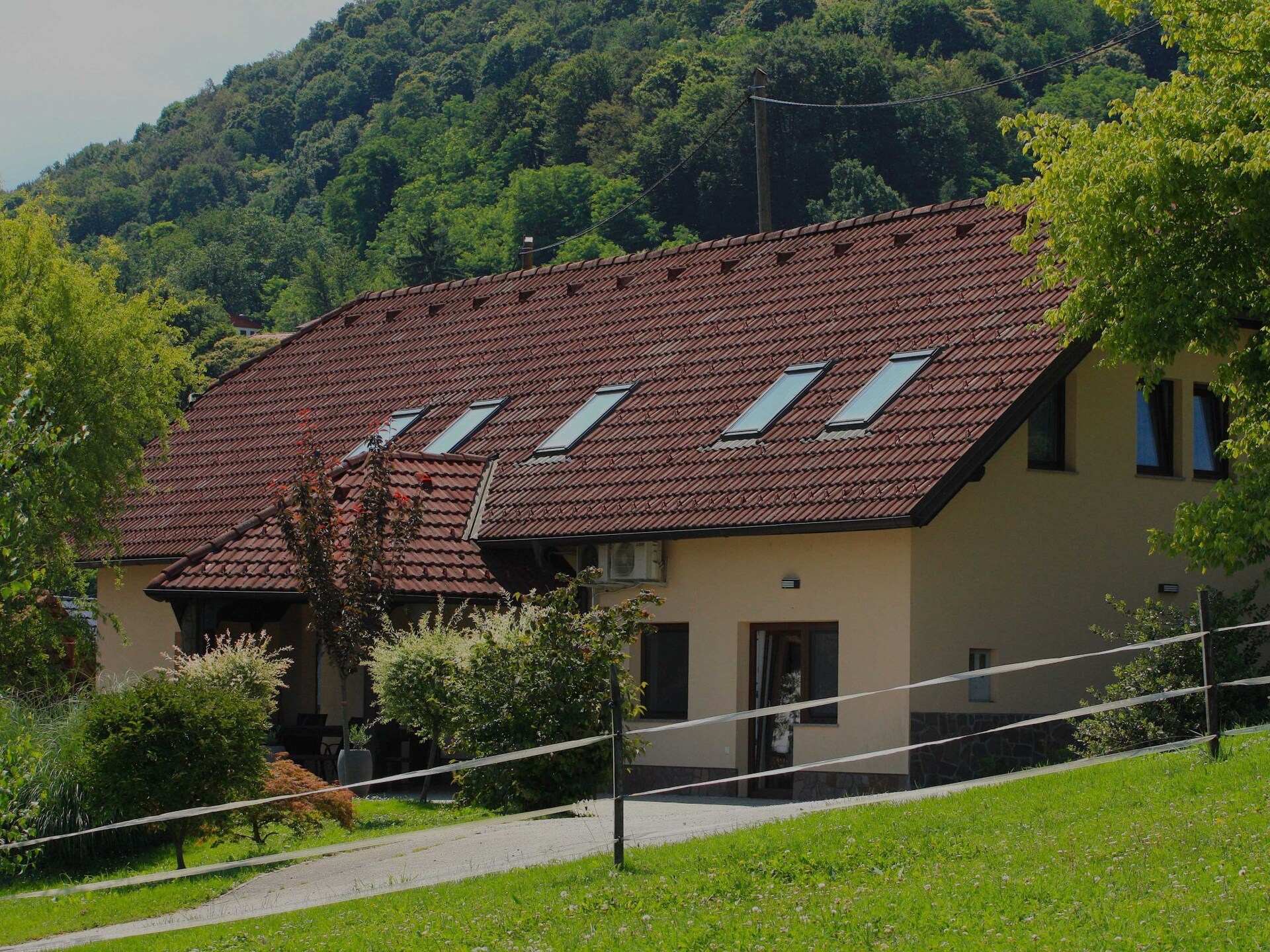 Zevnik Quiet Retreat: Triple Kamer met Privébad en Uitzicht bij Brežice - foto 6