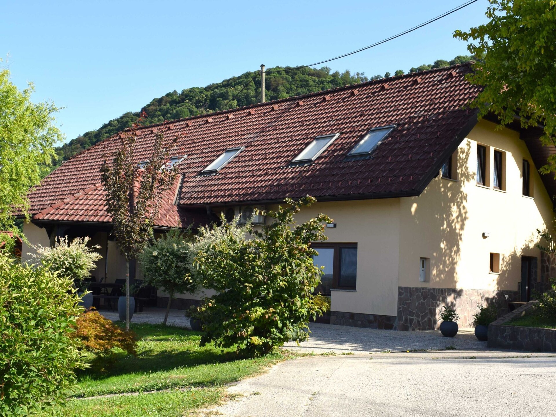 Zevnik Quiet Retreat: Triple Kamer met Privébad en Uitzicht bij Brežice - foto 21