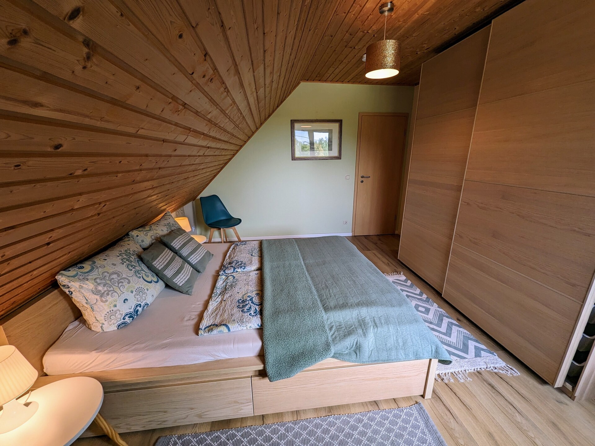 Licht appartement voor 3 aan bosrand bij meer, 25 km van zee - foto 13