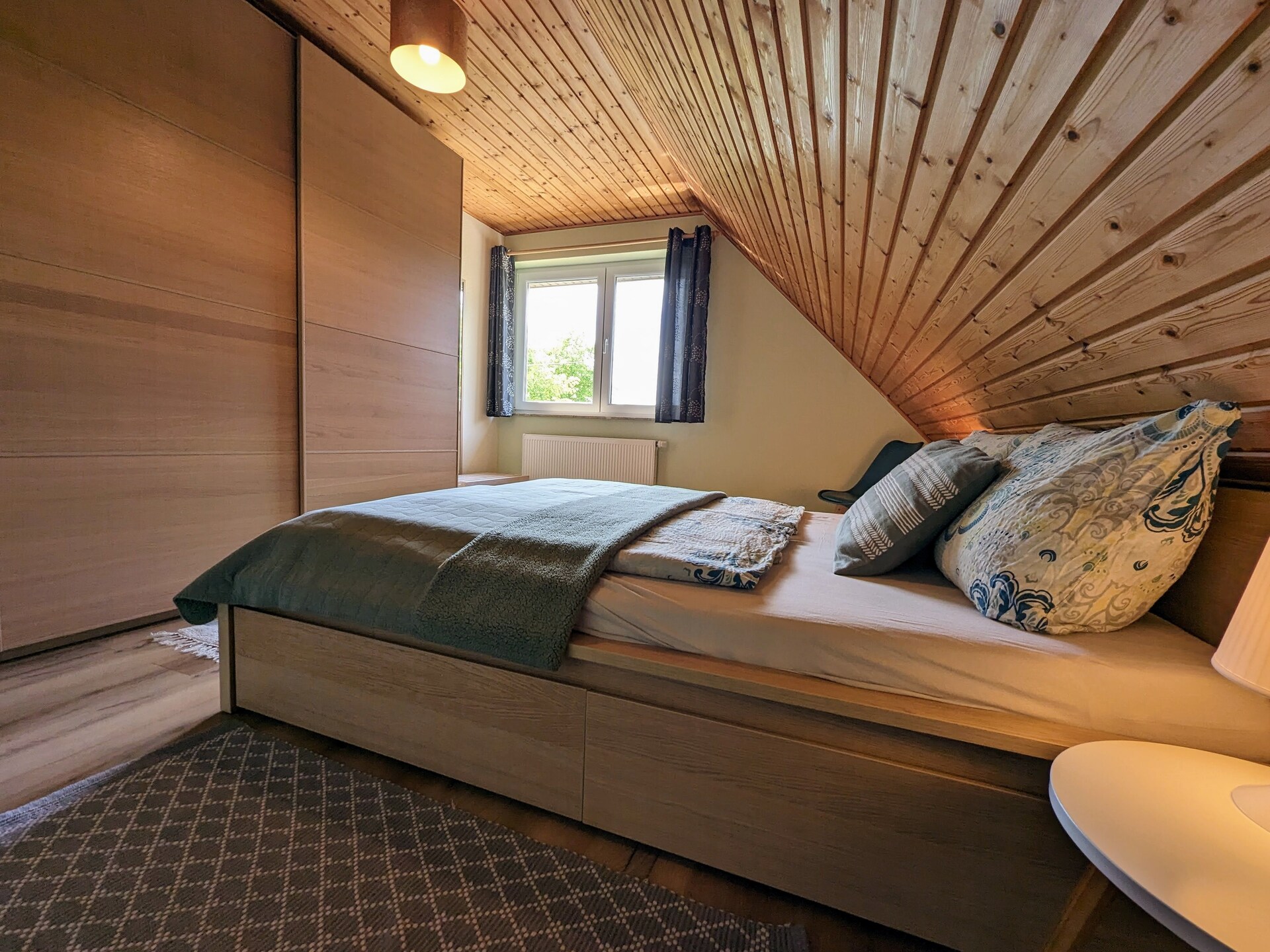 Licht appartement voor 3 aan bosrand bij meer, 25 km van zee - foto 14