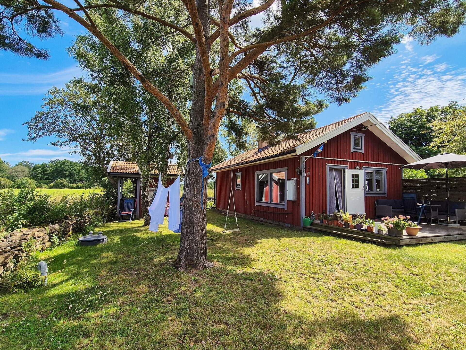 Rustgevend vakantiehuis in het bos van Färjestaden, Öland - foto 1