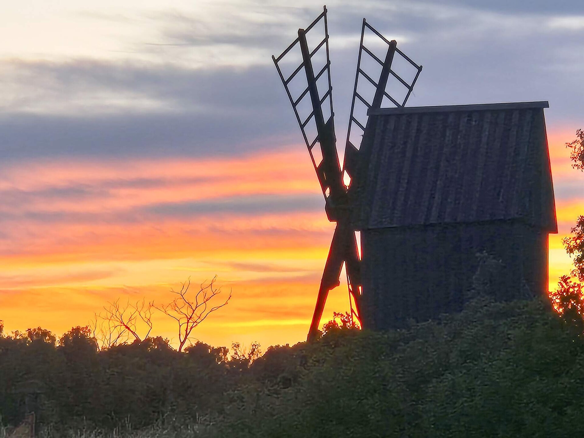 Rustgevend vakantiehuis in het bos van Färjestaden, Öland - foto 12