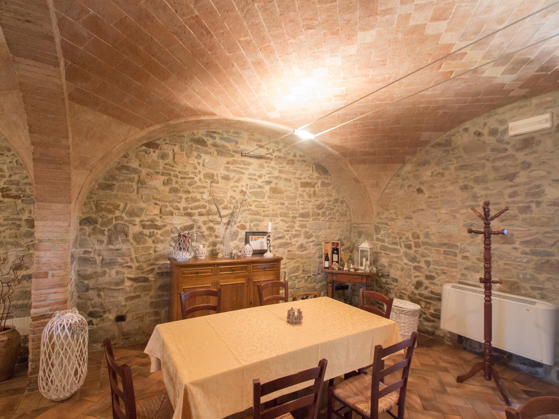 Authentiek Toscaans landhuis met privézwembad en panoramisch uitzicht - foto 4
