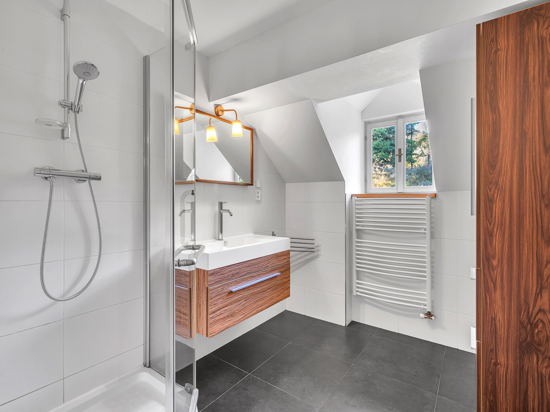 Moderne 11-persoons villa met privézwembad aan de golfbaan in Mladé Buky - foto 36