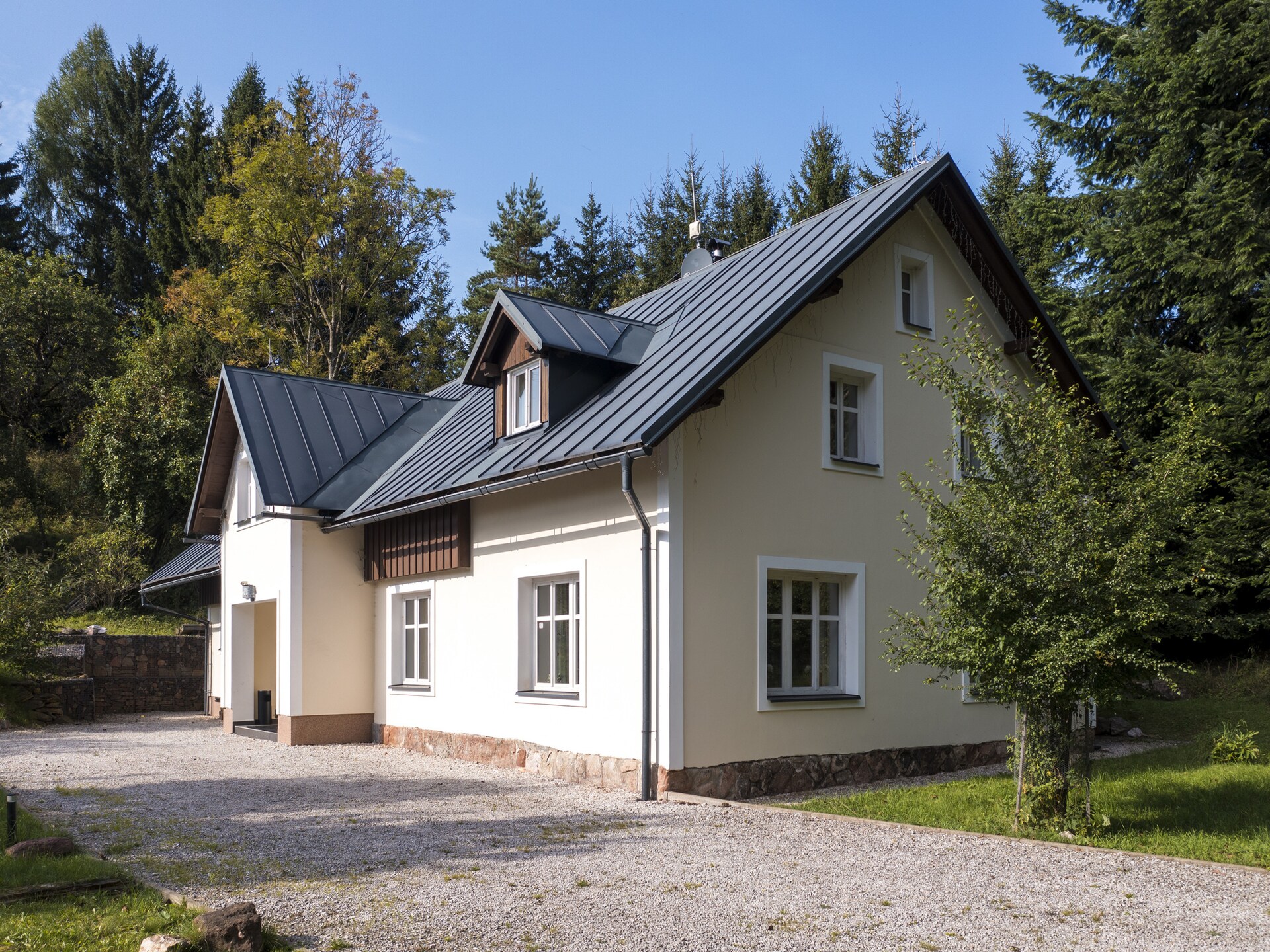 Moderne 11-persoons villa met privézwembad aan de golfbaan in Mladé Buky - foto 8