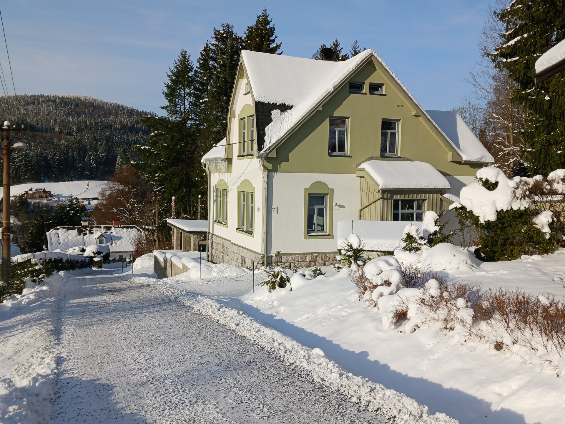 Ruime villa aan de golfbaan in Albrechtice, vlakbij de skilift - foto 35