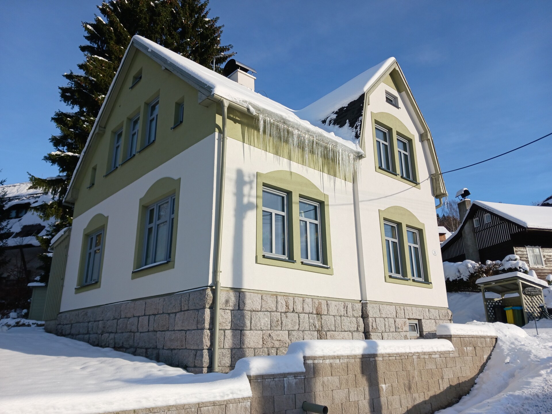 Ruime villa aan de golfbaan in Albrechtice, vlakbij de skilift - foto 47