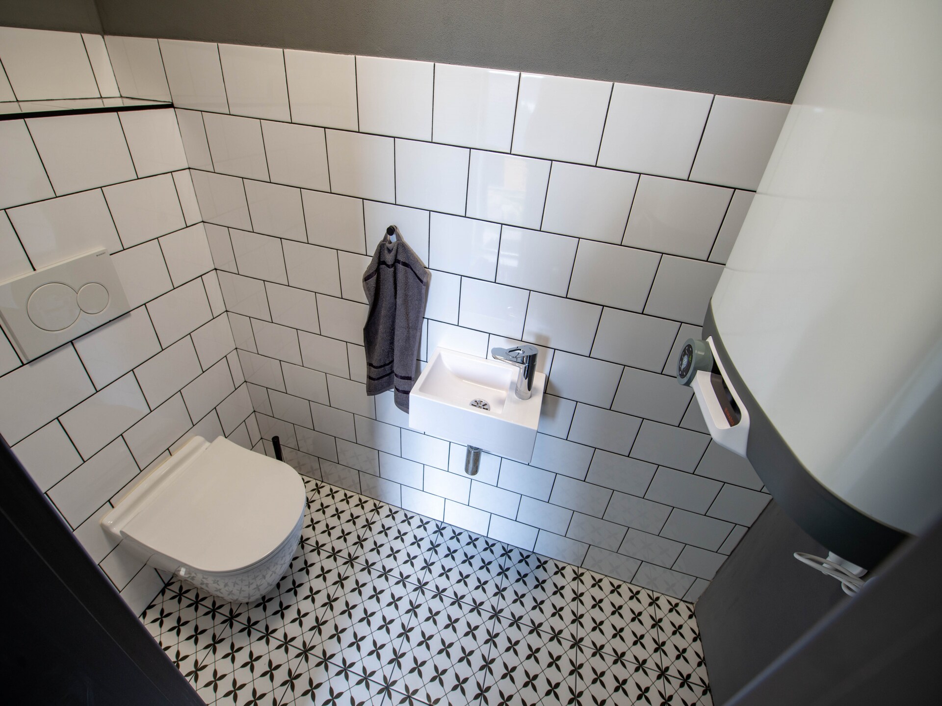 Modern vakantiehuis in boomgaard bij meer, 6 personen - foto 13