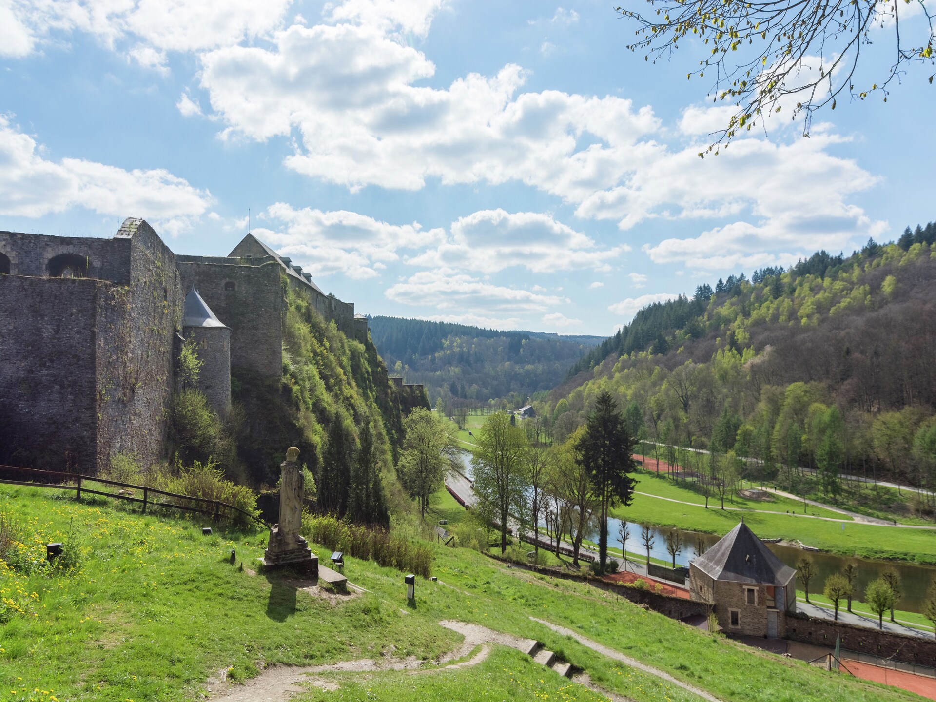 Op 1 km van het meer: 10-persoons vakantiehuis in Bouillon-Noirefontaine - foto 33