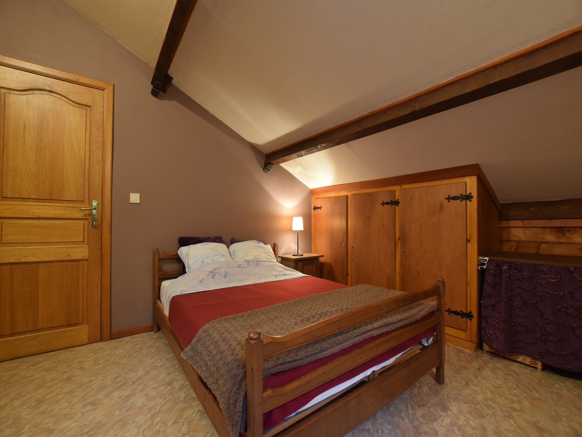 Op 1 km van het meer: 10-persoons vakantiehuis in Bouillon-Noirefontaine - foto 12