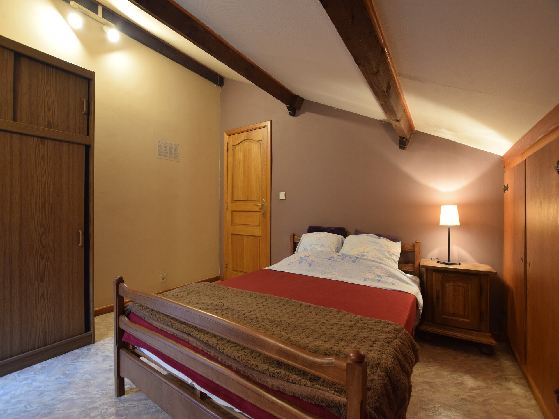 Op 1 km van het meer: 10-persoons vakantiehuis in Bouillon-Noirefontaine - foto 13