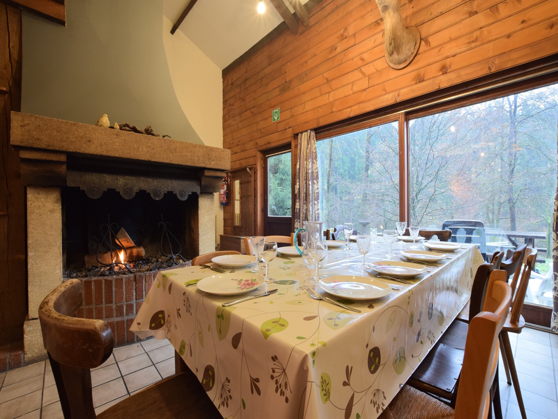 Op 1 km van het meer: 10-persoons vakantiehuis in Bouillon-Noirefontaine - foto 3
