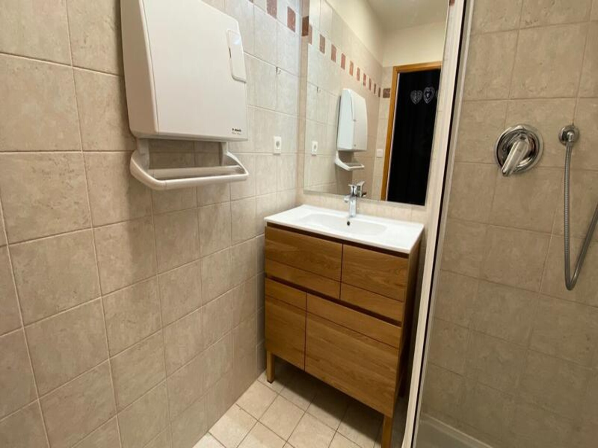 Gerenoveerd studio-appartement op 500m van de piste met tuin & terras - foto 14