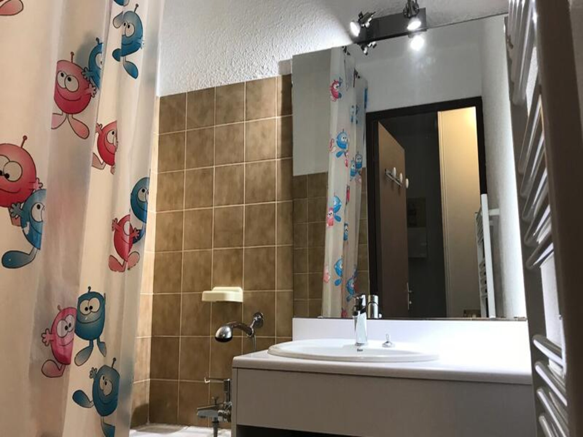 Ski-in/ski-out duplex voor 6 personen met balkon in Montgenèvre - foto 10