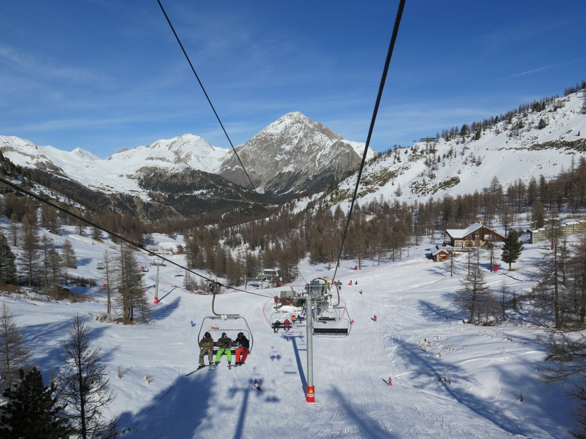 Gerenoveerd appartement op 150m van de piste in Montgenèvre - foto 11