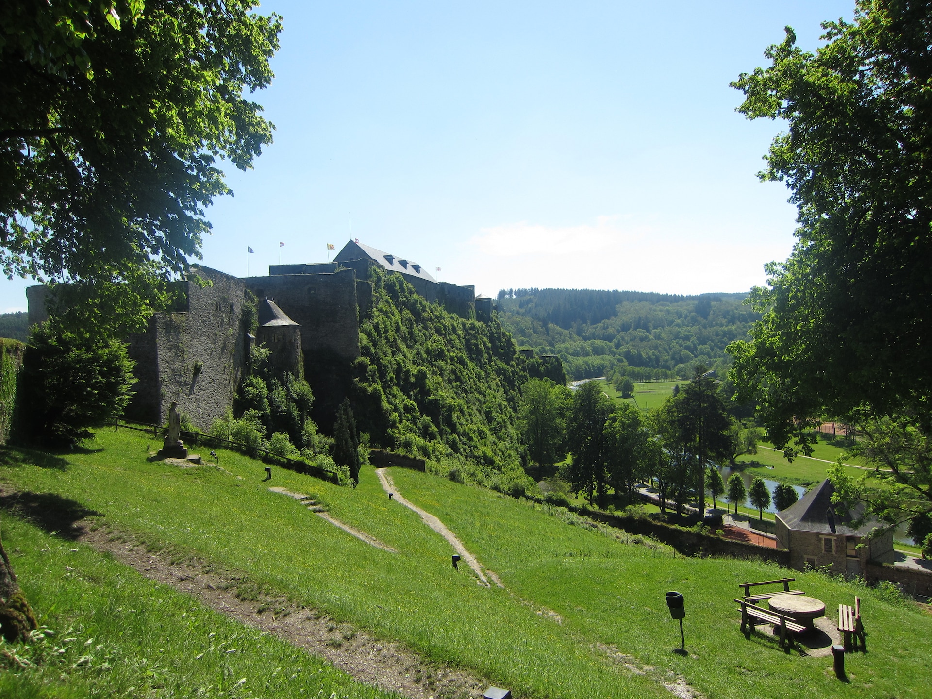 5-persoons vakantiehuis aan het meer in Bouillon - foto 35