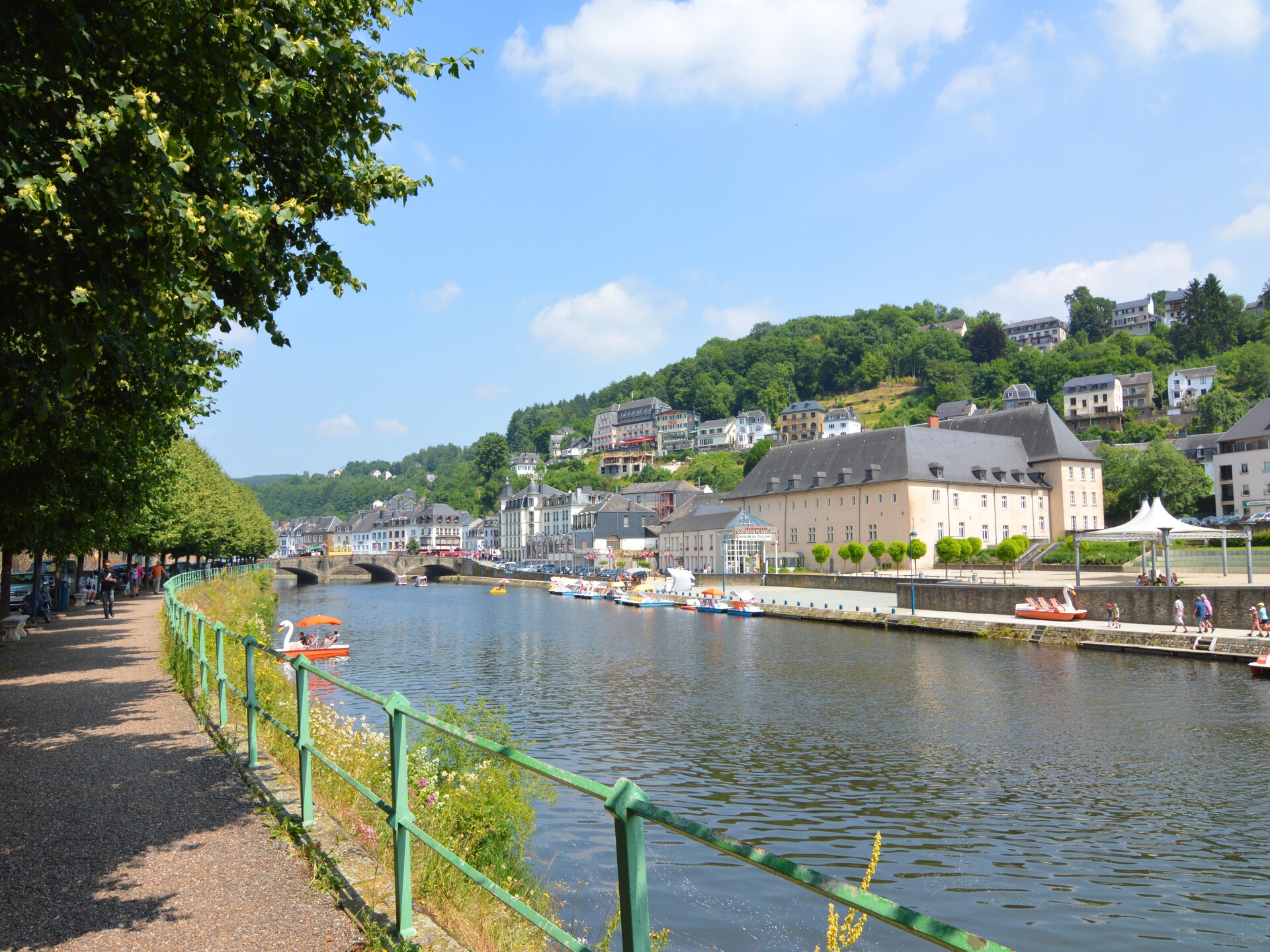 5-persoons vakantiehuis aan het meer in Bouillon - foto 31