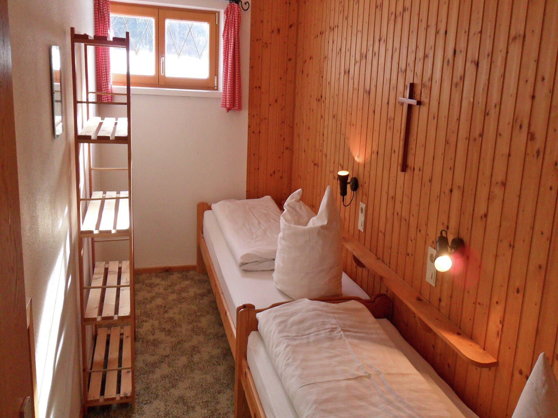 Vrijstaand chalet voor 7 in Sibratsgfäll, direct aan de skilift - foto 9