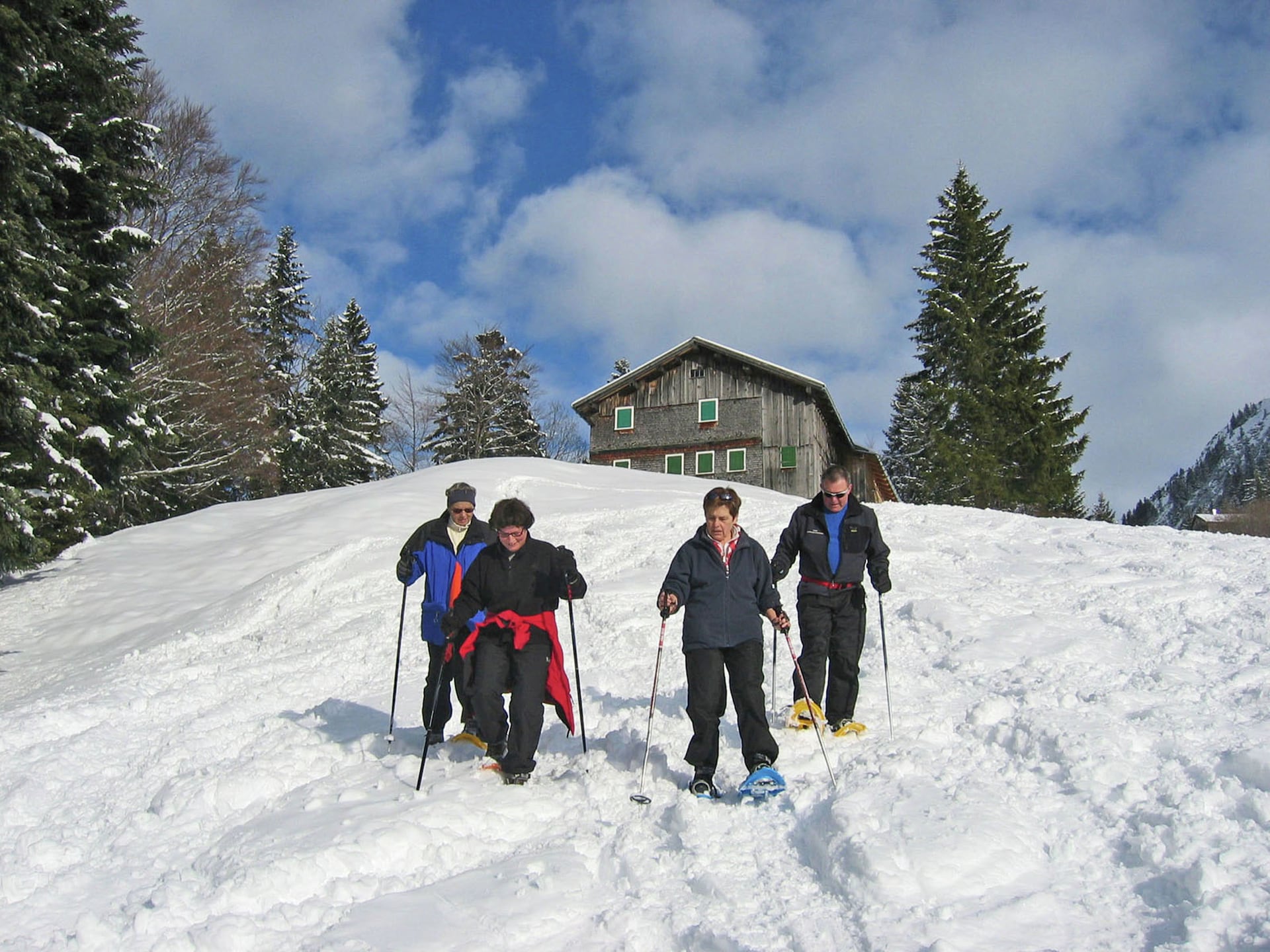 Vrijstaand chalet voor 7 in Sibratsgfäll, direct aan de skilift - foto 37